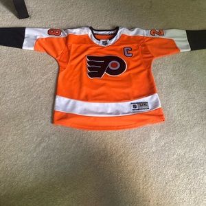 Claude Giroux flyers jersey youth L/Xl captain jersey
